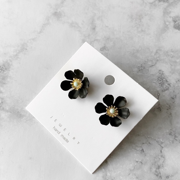Megan Flower Stud Earrings in Black and Mint - Picture 2 of 6